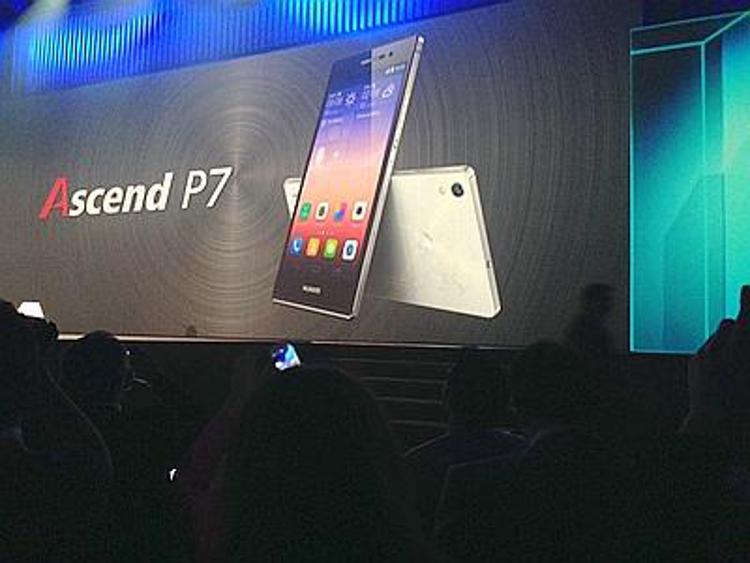 Arriva Ascend 7, lo smartphone Huawei per sfidare  iPhone e Galaxy