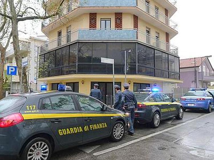 Camorra, Gdf e Polizia di Rimini sequestrano 7 aziende e beni per 2,5 milioni