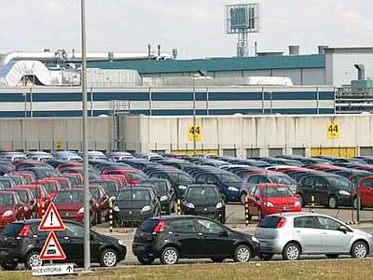 Tenta furto alla Fiat di Melfi, autotrasportatore scoperto dai Carabinieri