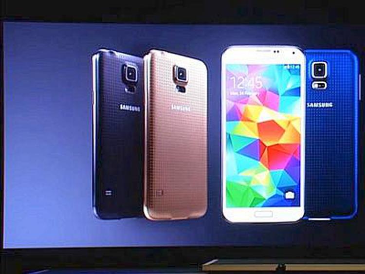 Samsung, schermo più grande e fotocamera migliore: ecco il Galaxy S5