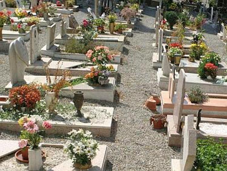 Bare bruciate nel cimitero di Bagheria, il sindaco istituisce una task force
