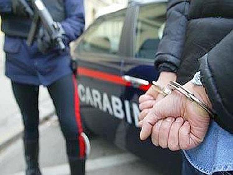 Bari, 10 quartieri passati al setaccio per ricerca armi e droga: 8 arresti