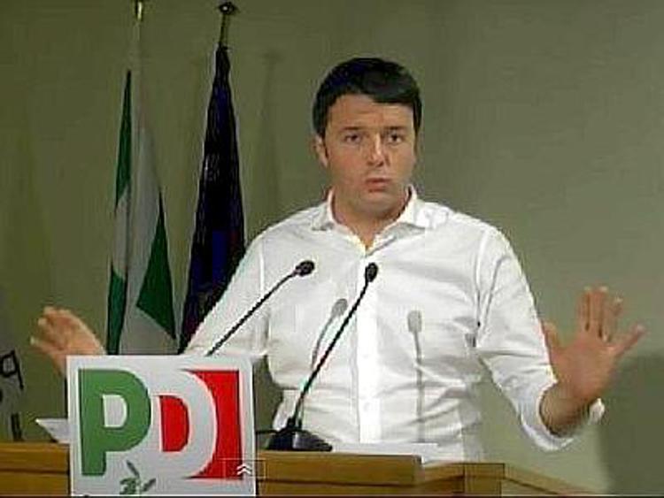 Governo, Renzi attende il voto sulla legge elettorale e valuta 'staffetta' con Letta