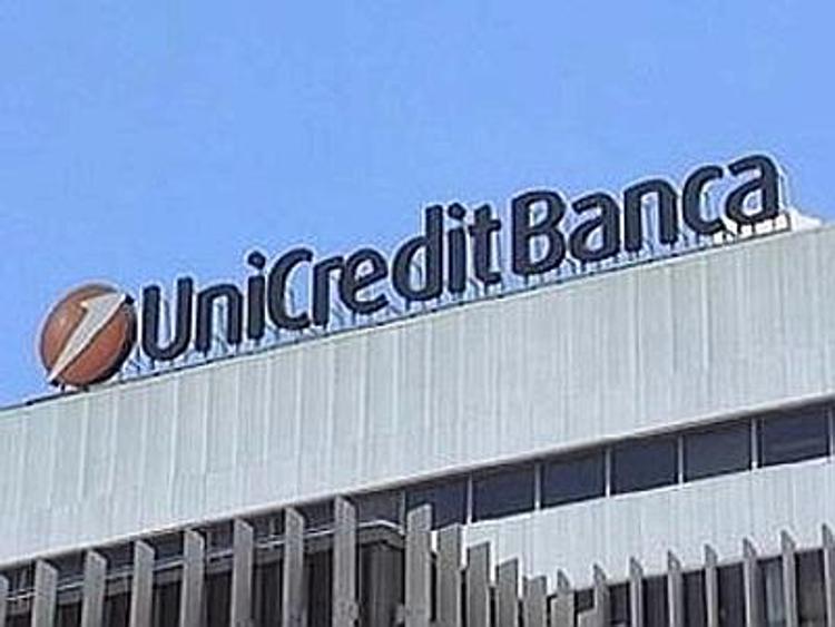 Unicredit, 14 mld perdita nel 2013. Annunciati 5.700 esuberi in Italia