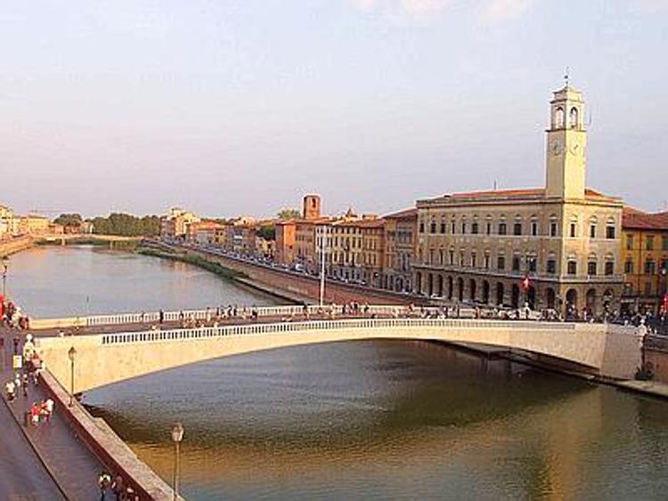 A Pisa l'Arno è sceso sotto la soglia dei 4 metri