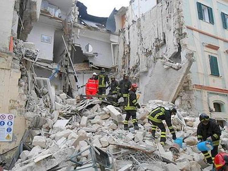 Matera, un mese fa tragedia in vico Piave: famiglie sfollate reclamano casa