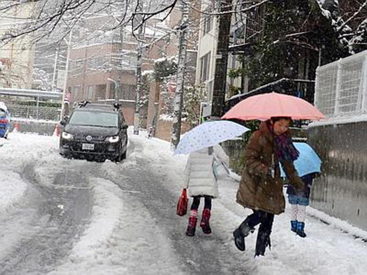 Giappone, non si placa la tempesta di neve: sette persone morte e un migliaio i feriti