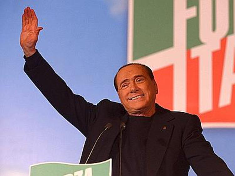 Berlusconi ai giovani del Ppe: ''La sinistra europea trasforma gli individui in sudditi''
