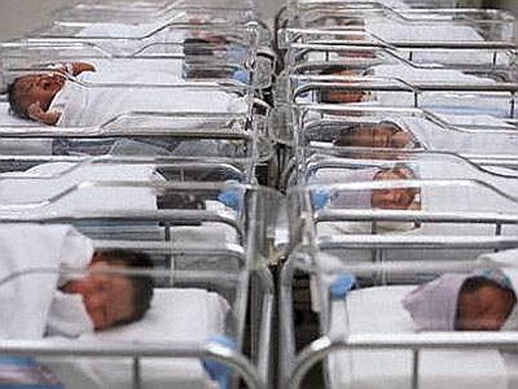 Reparto neonatale ospedale di Como chiuso per batterio, 11 bebè positivi