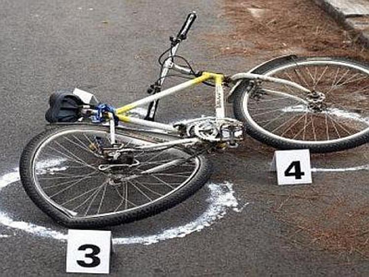 Autista ubriaco urta vettura e bicicletta, morta ciclista 56enne nel pistoiese