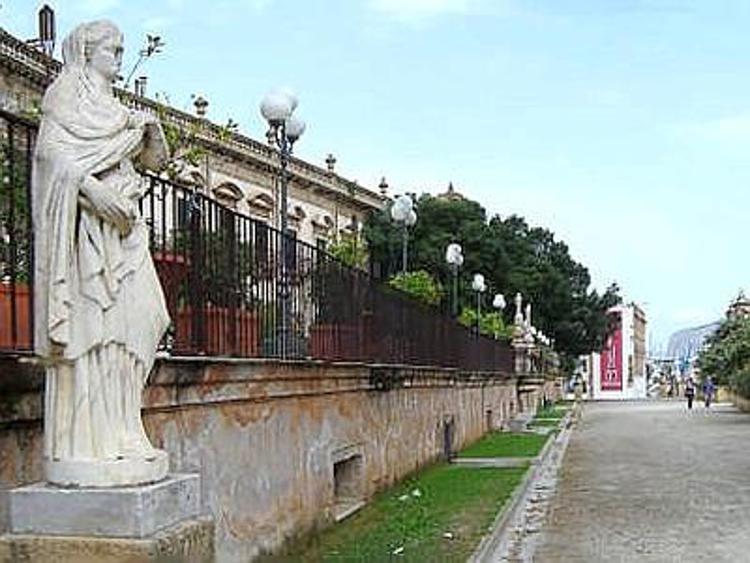 Degrado e rischio crolli, sigilli a Palermo alla storica passeggiata delle 