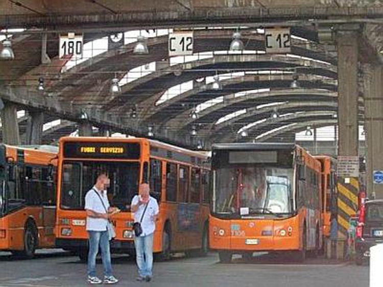 Caltanissetta, niente stipendio da mesi: bus fermi da dieci giorni