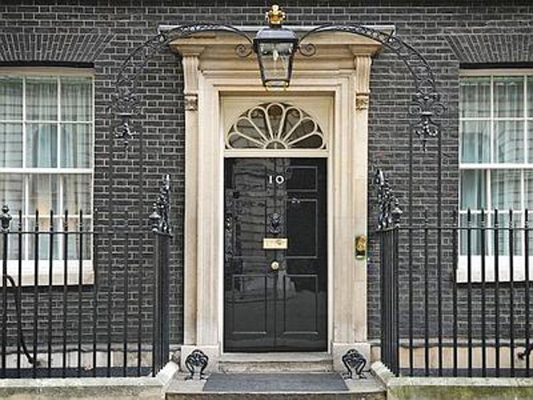 Londra, la sua colf è irregolare: ministro Immigrazione si dimette