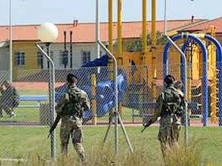 Immigrati, militari Esercito controllano area Cara Mineo nel catanese