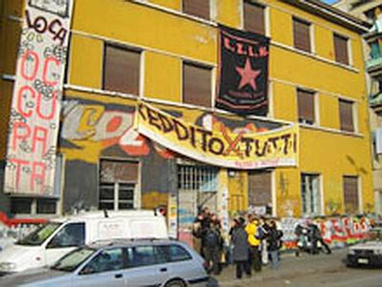 Roma, 21 perquisizioni e sequestri stabili occupati: anche 'Angelo Mai'