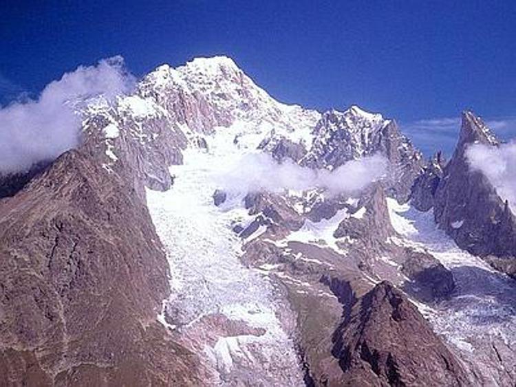Alpinista Marco Anghileri trovato morto sul Monte Bianco