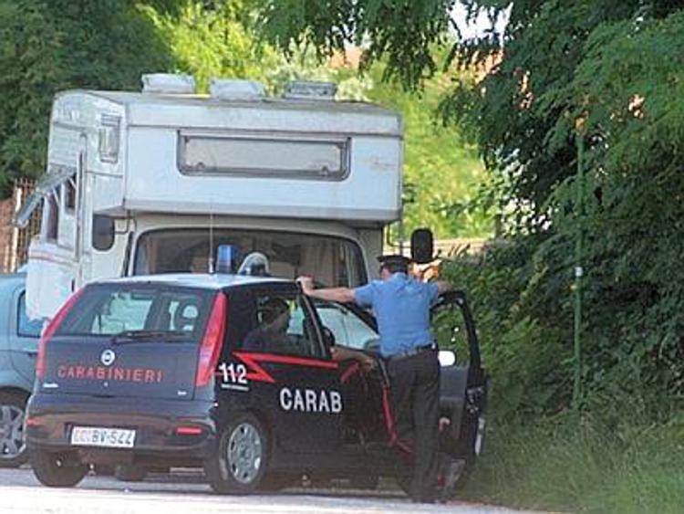 Torino, disoccupato affittava camper a prostitute: arrestato dai Carabinieri