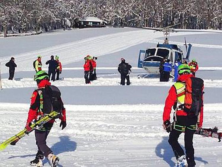 Si schianta contro un albero, sciatore francese muore in Valsusa