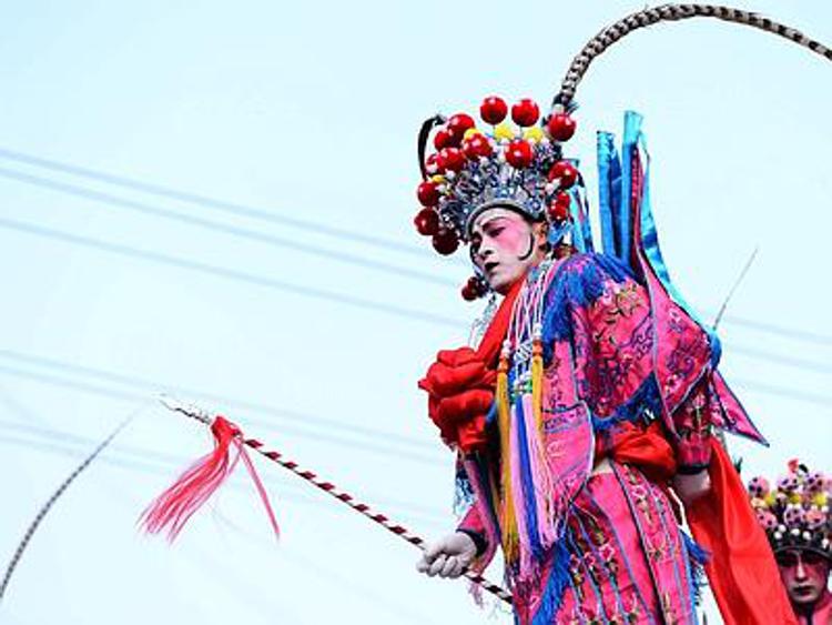 Dalla Cina antica rivive lo Shehuo, spettacolo di colori e suoni