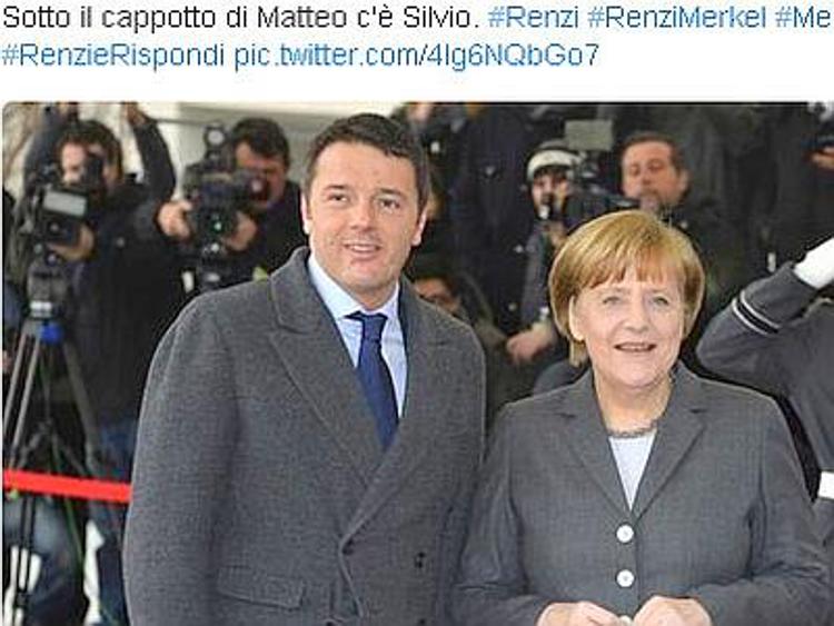 Il bottone 'saltato' dal cappotto di Renzi nel mirino di Grillo. Pioggia di retweet