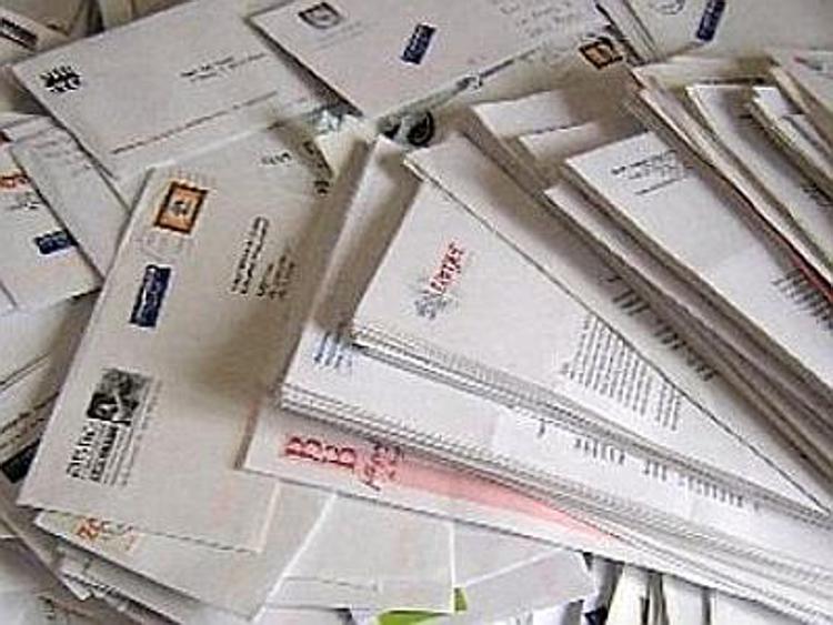 Prato, centinaia di lettere non recapitate trovate da Polizia Municipale