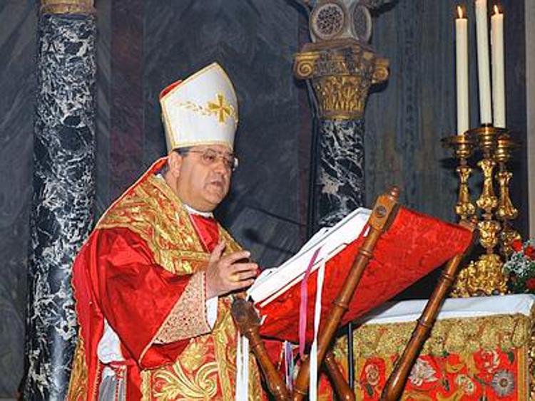 Camorra, cardinale Sepe: ''Negare i sacramenti ai malavitosi''