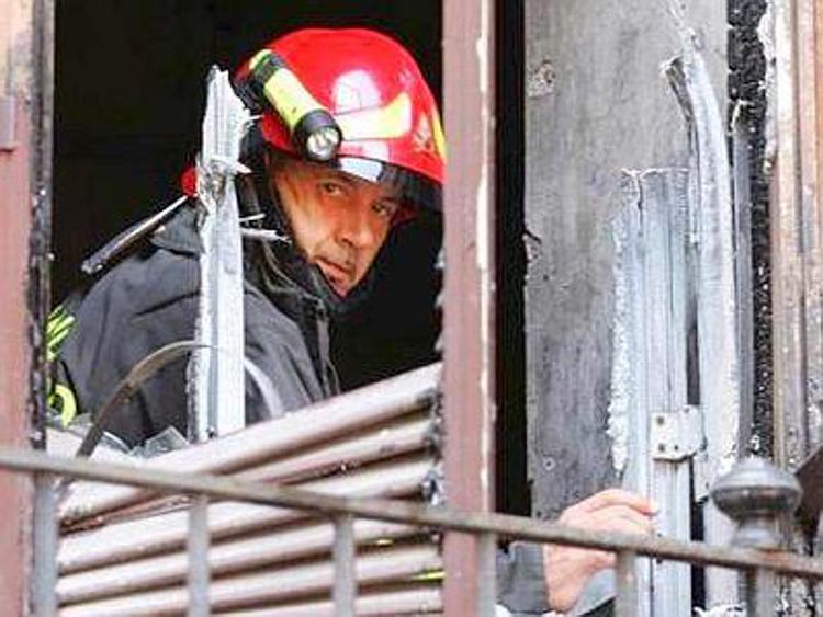 Palermo, incendio in palazzina a Misilmeri: due persone in salvo