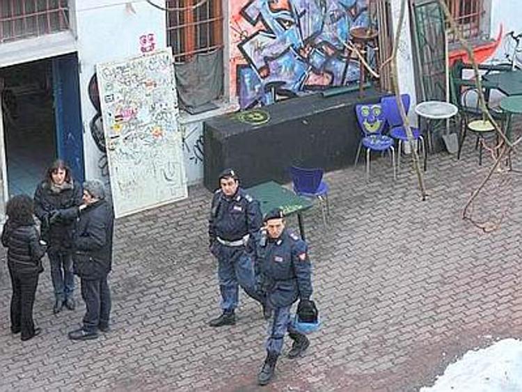 Torino, sgomberato dalla Polizia stabile occupato in via Roccavione