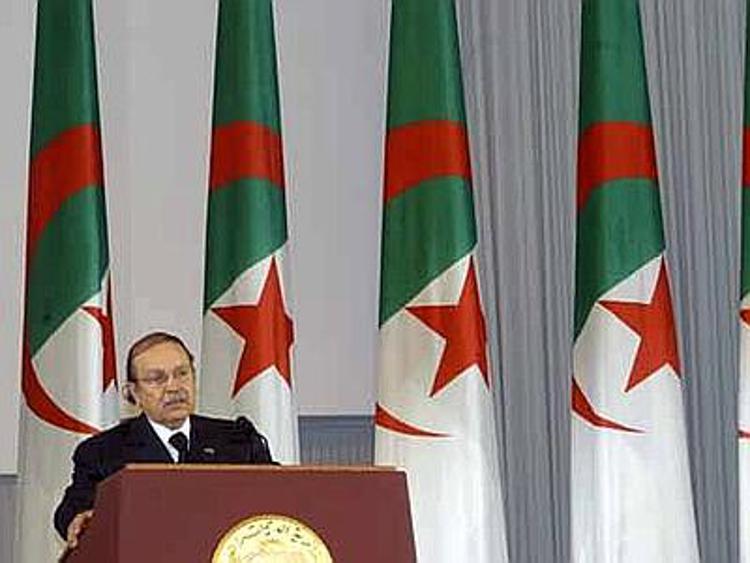 Algeria: progetto per riforma Costituzione, limiti a mandato presidente