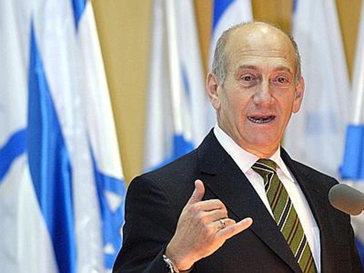 Israele, ex premier Ehud Olmert condannato a 6 anni per corruzione