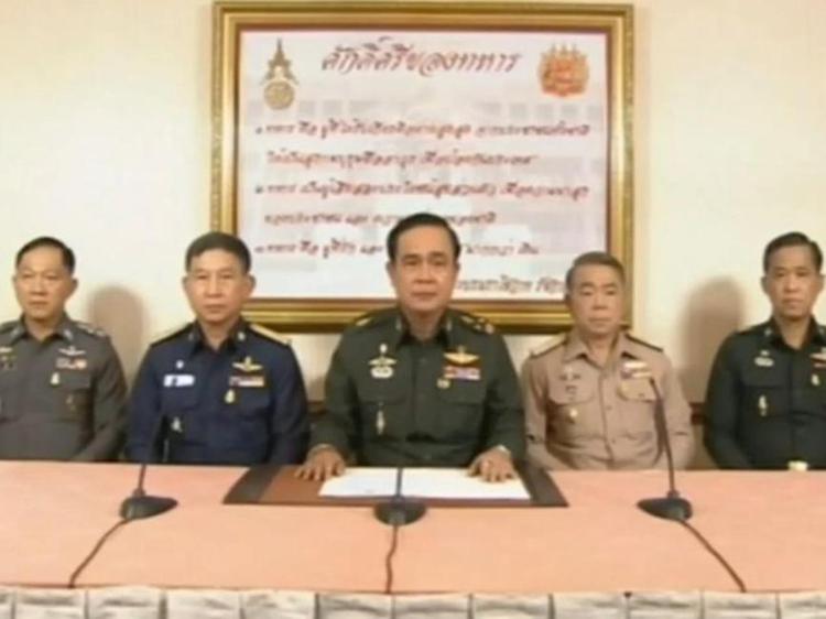 Thailandia, colpo di Stato militare: sospesa la Costituzione e imposto il coprifuoco