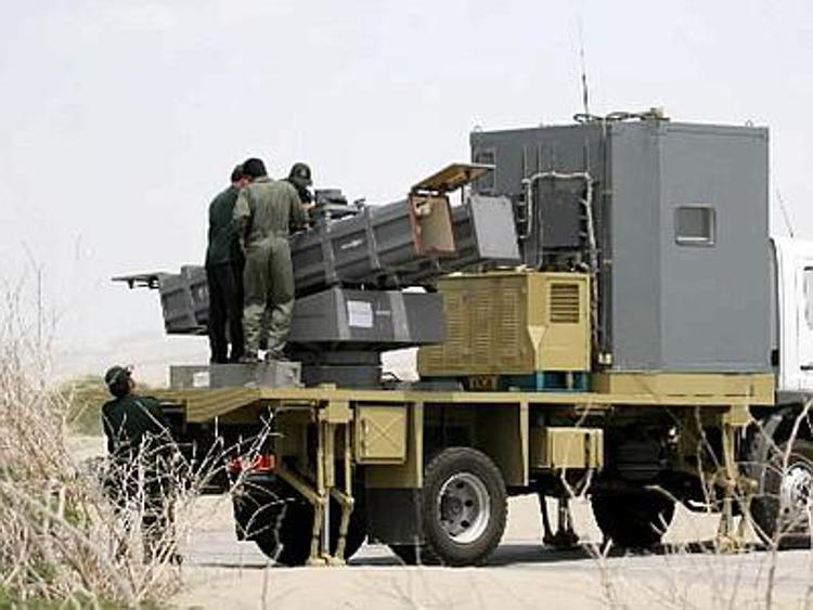 Iran: al via nuove esercitazioni militari, testati due missili