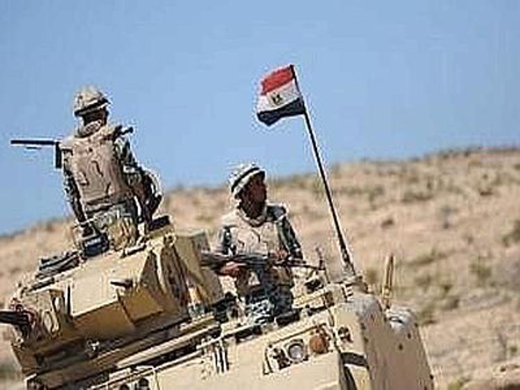Egitto: assalto a polizia nel Sinai, ucciso un agente