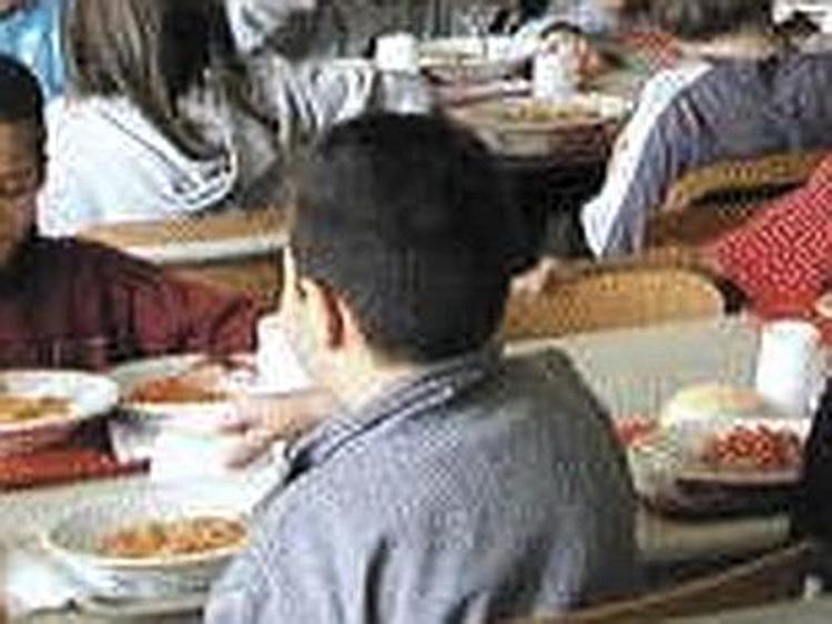 Scuola, a Pomezia menù con dolce solo a chi paga di più: è polemica