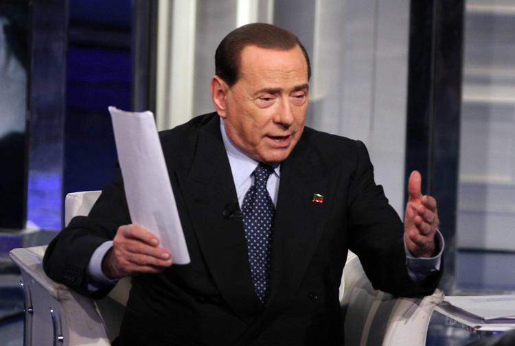 Berlusconi: “Basta dibattito su primarie”. Fitto insiste: “Ufficio di presidenza in streaming”