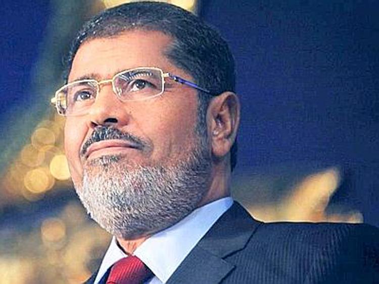 Egitto: Morsi segue elezioni in tv dal carcere e digiuna, sono una farsa