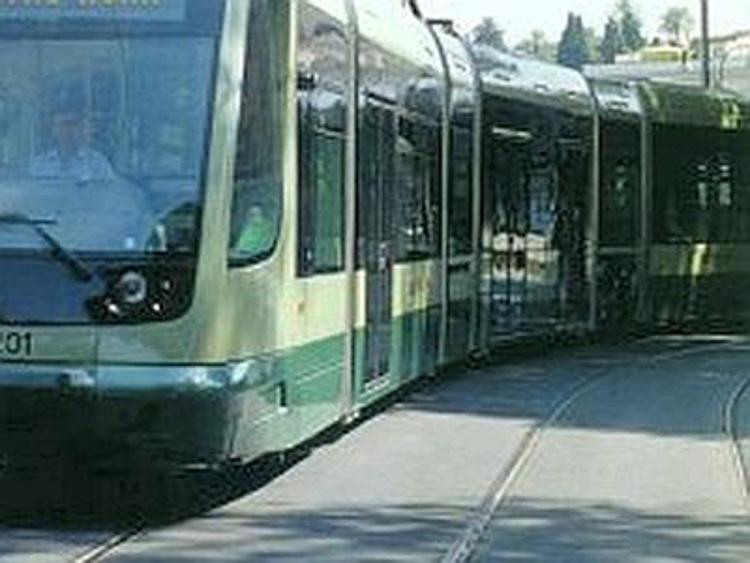 Torino, strappa un orecchio a morsi al controllore sul tram: indagato