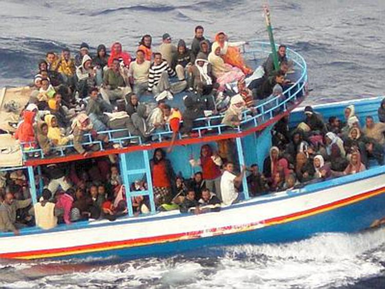 Migranti in Sicilia, soccorse 730 persone. In salvo 124 donne e 29 bambini