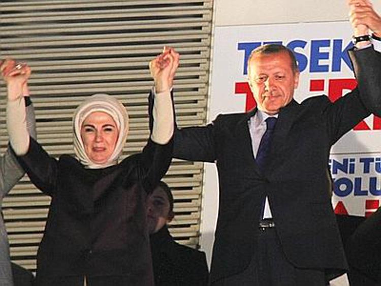 Turchia, Erdogan vince le amministrative: ''Rendiamo la democrazia più forte''