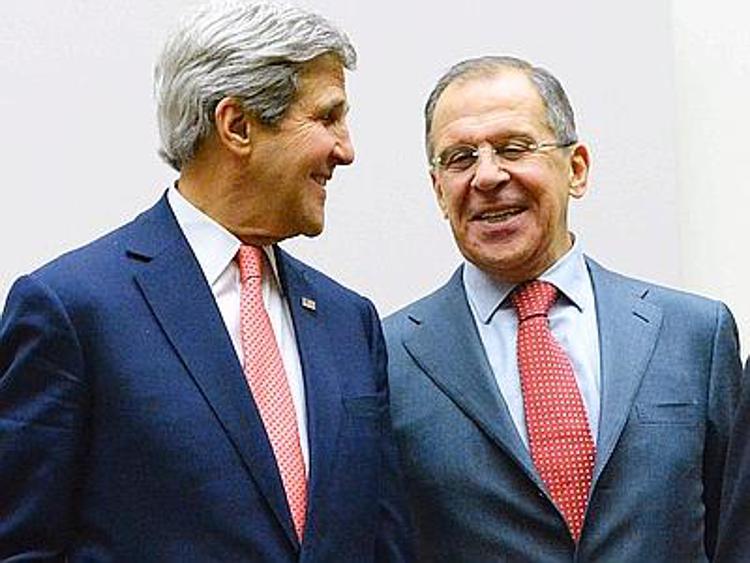 Kerry vola a Parigi, incontro con Lavrov Mosca: non varcheremo frontiera ucraina
