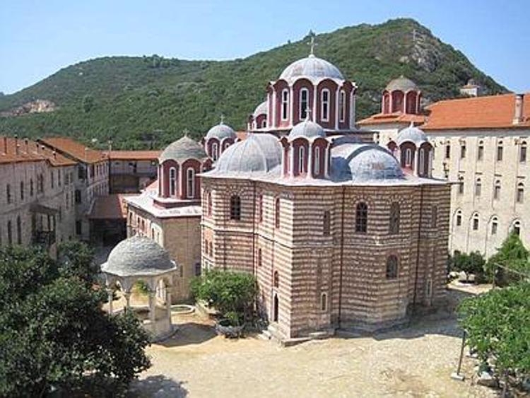 Monte Athos, monaci 'ribelli': perseguitati. Archimandrita: escano dal loro isolamento