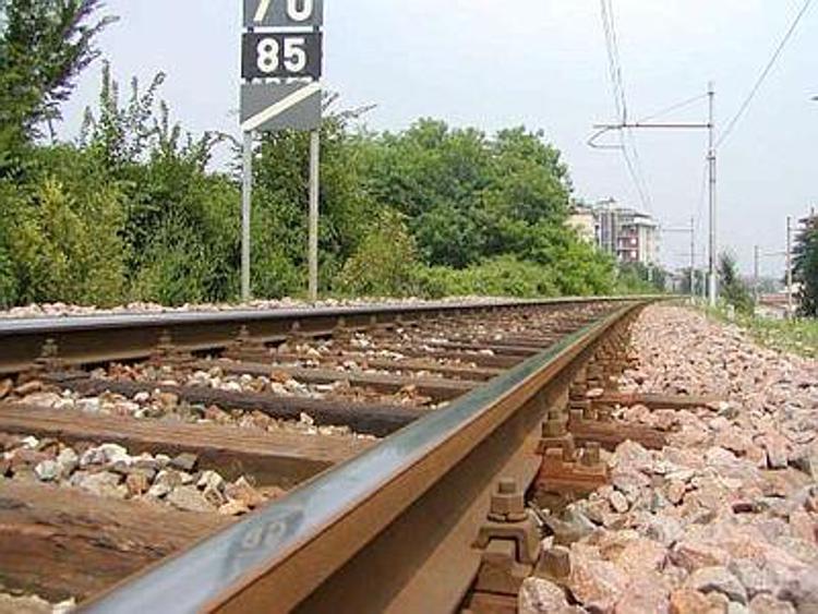 Bimbo di 2 anni muore investito da un treno tra Legnago e Cerea nel veronese