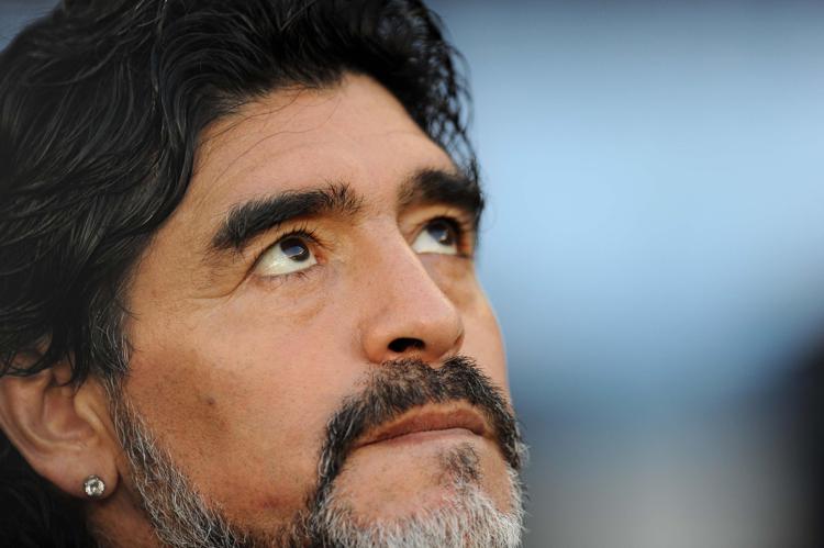Botte e schiaffi alla compagna, sul web l'aggressione di Maradona a Rocio Oliva