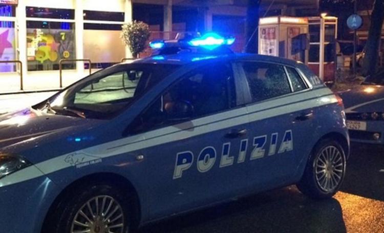 Perugia: fermati in auto con 9 coltelli, un arresto