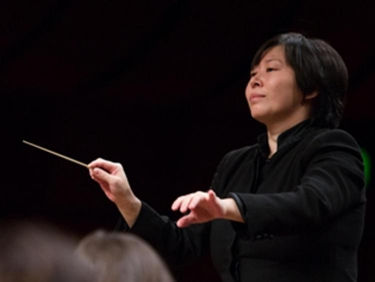 Zhang Xian, direttrice musicale dell’Orchestra Sinfonica ‘LaVerdi’ di Milano (foto dal sito de ‘LaVerdi’)