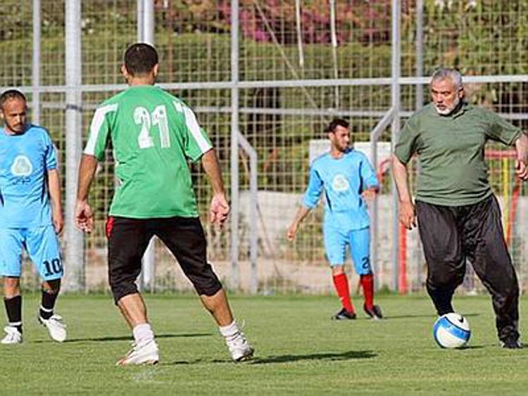 M.O.: Haniyeh scende in campo da calcio per detenuti in sciopero fame