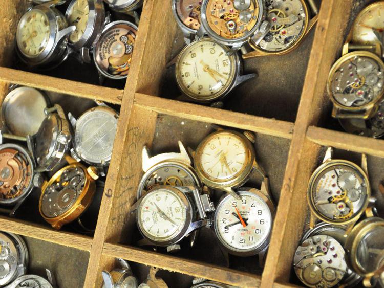 Svizzera, nel mirino vecchie imprese orologiere che usavano vernici luminescenti radioattive