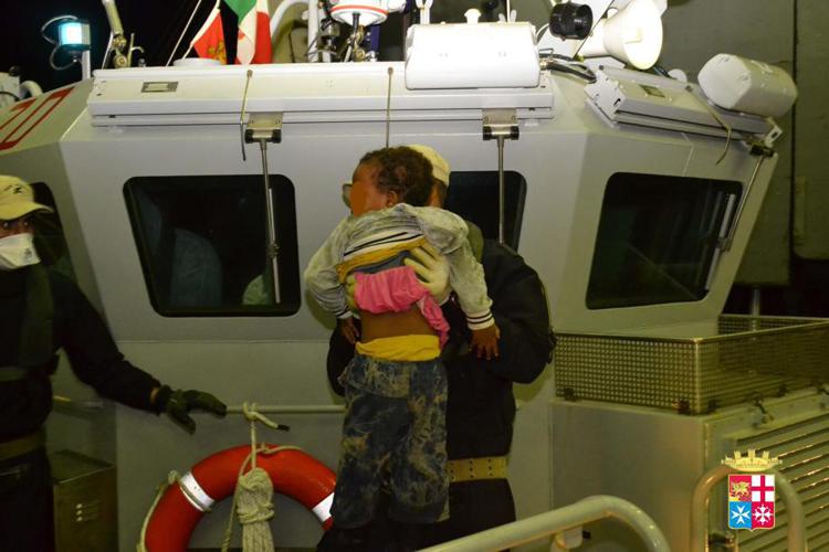 Immigrati: nave in arrivo a Palermo, sono 52 i minori non accompagnati