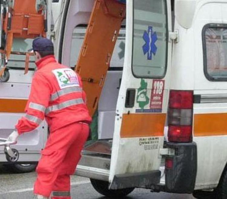 La Spezia: donna trovata in strada incosciente con ferita alla testa