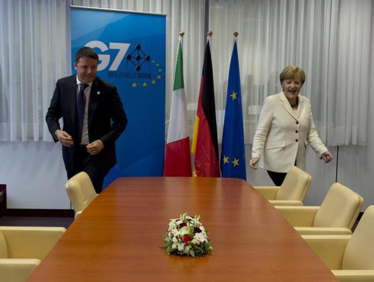 G7, Renzi vede Merkel e Cameron: ipotesi di un documento condiviso per le nomine Ue